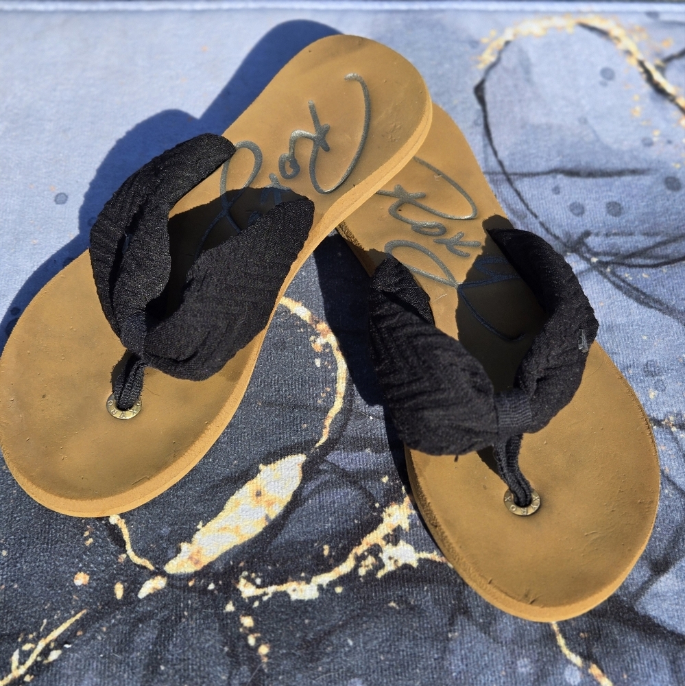 Roxy Black and Brown Sandals